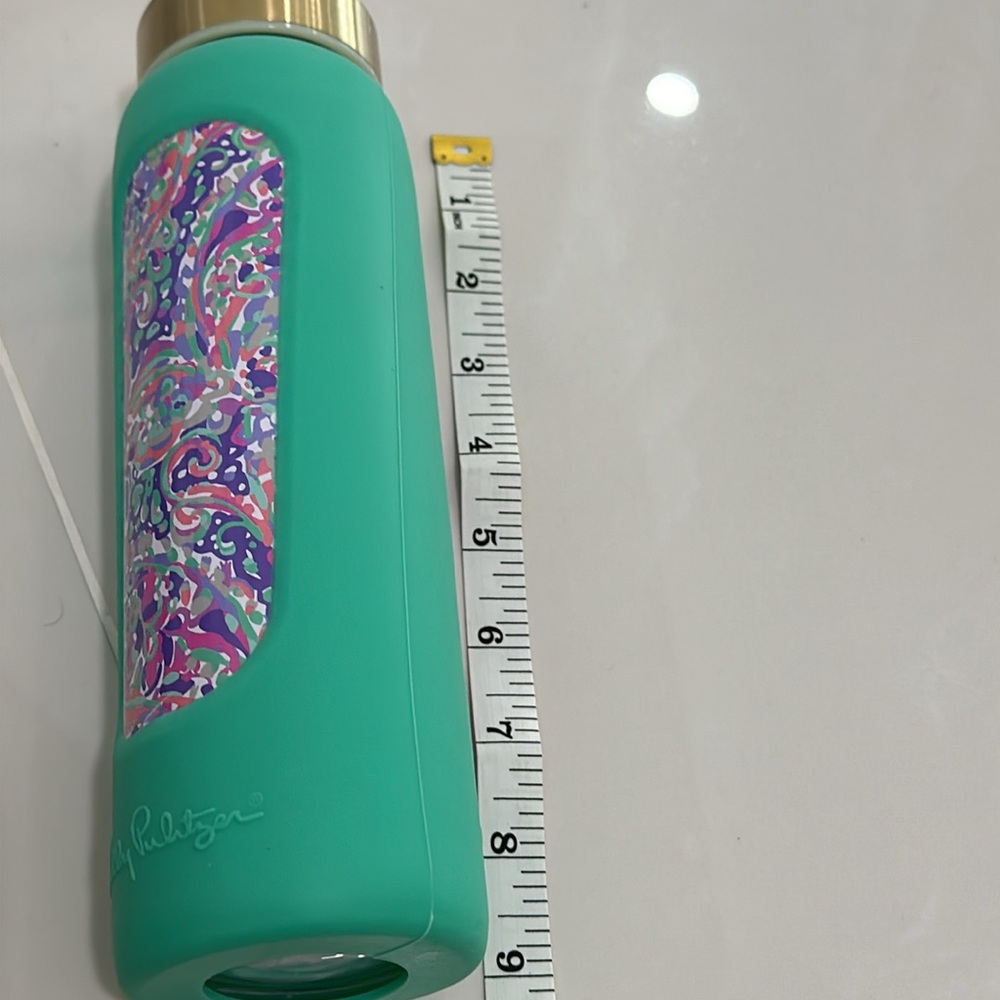 Lilly Pulitzer glass water bottle in multi la playa - never used -rubber outside - Picture 7 of 7